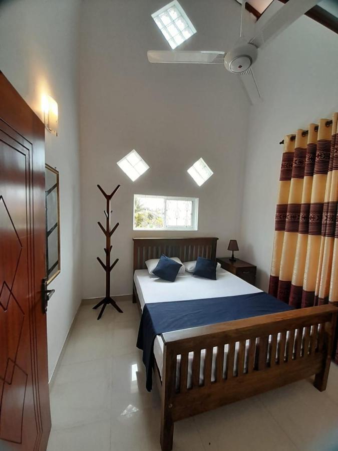 Jasmine Apartments Negombo Esterno foto