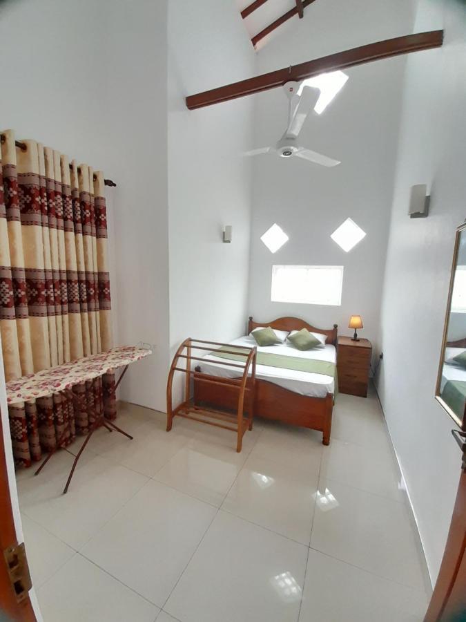 Jasmine Apartments Negombo Esterno foto