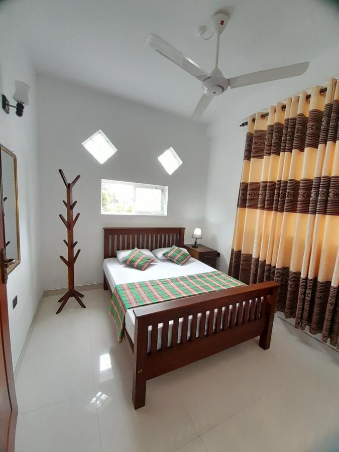 Jasmine Apartments Negombo Esterno foto