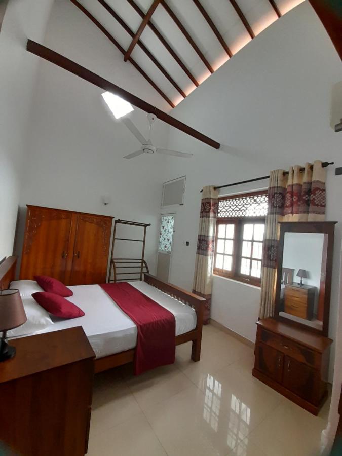 Jasmine Apartments Negombo Esterno foto